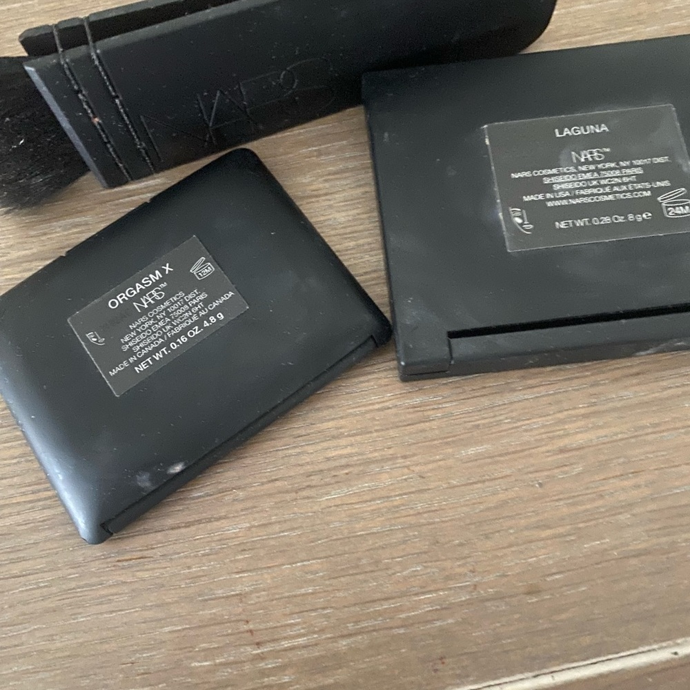 NARS blush in color Orgasm and powder bronzer in shade Laguna with contour brush
